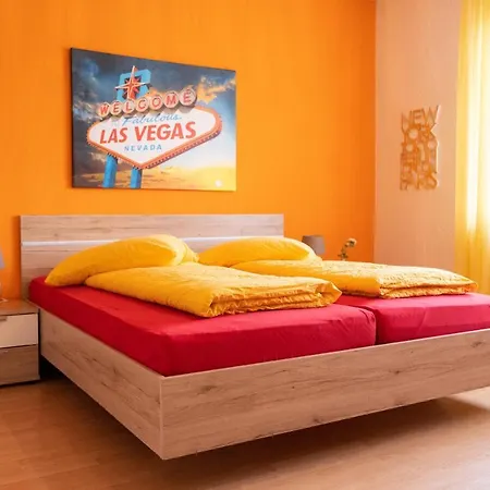 Art City-studio 2, Gross, Modern, Citynah, 3 Schlafzimmer, 2 Baeder, Kostenfreie Parkplaetze, 2 Sued-balkons, Herkulesblick