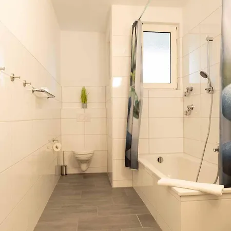 Art City-studio 2, Gross, Modern, Citynah, 3 Schlafzimmer, 2 Baeder, Kostenfreie Parkplaetze, 2 Sued-balkons, Herkulesblick *