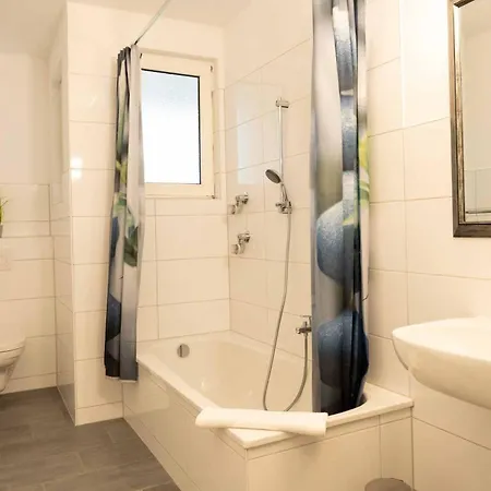 Art City-studio 2, Gross, Modern, Citynah, 3 Schlafzimmer, 2 Baeder, Kostenfreie Parkplaetze, 2 Sued-balkons, Herkulesblick Appartement *