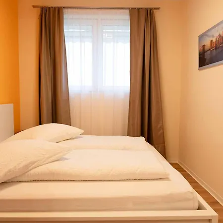 Appartement Art City-studio 2, Gross, Modern, Citynah, 3 Schlafzimmer, 2 Baeder, Kostenfreie Parkplaetze, 2 Sued-balkons, Herkulesblick Cassel