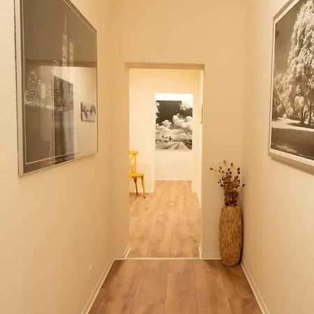 Art City-studio 2, Gross, Modern, Citynah, 3 Schlafzimmer, 2 Baeder, Kostenfreie Parkplaetze, 2 Sued-balkons, Herkulesblick Appartement