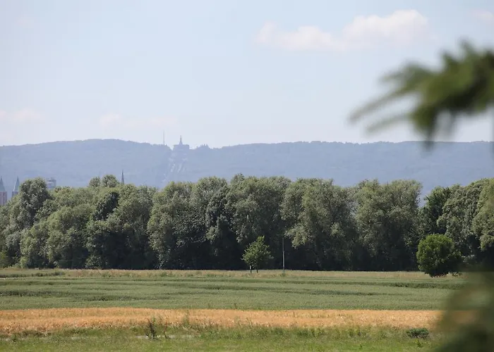 Art City-studio 2, Gross, Modern, Citynah, 3 Schlafzimmer, 2 Baeder, Kostenfreie Parkplaetze, 2 Sued-balkons, Herkulesblick דירה *